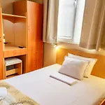 Dom Mladenovi 4*
