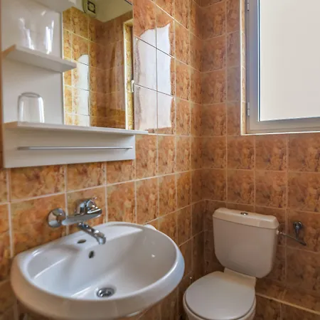 Dom Mladenovi سوزوبول