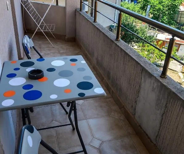 Dom Mladenovi Guest house