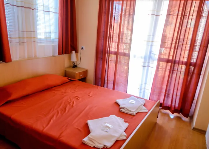 Guest house Dom Mladenovi Sozopol