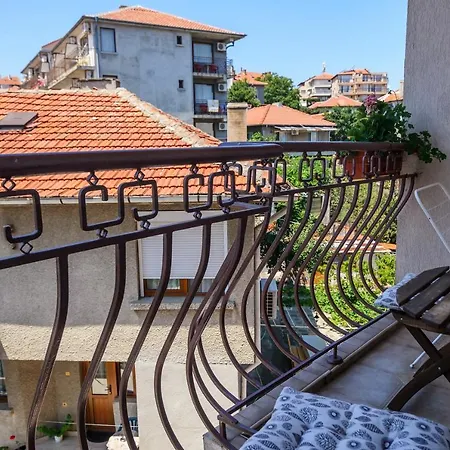 Dom Mladenovi Casa de hóspedes 3*