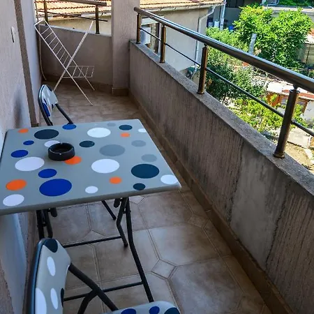 Dom Mladenovi Guest house