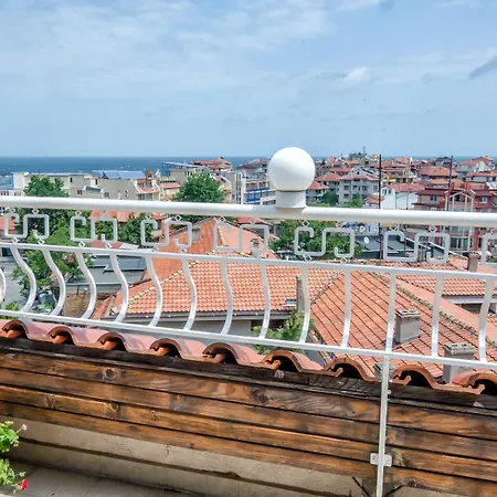 Guest house Dom Mladenovi Sozopol