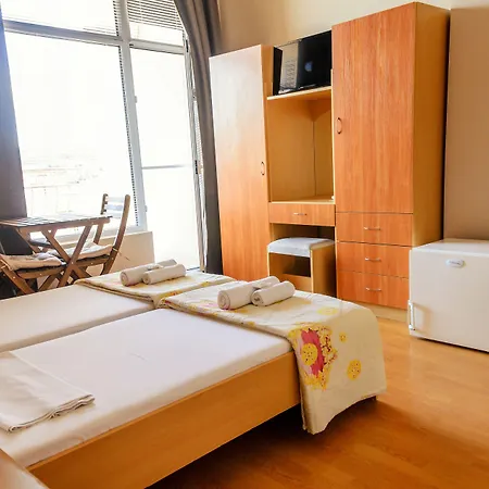 Dom Mladenovi Guest house