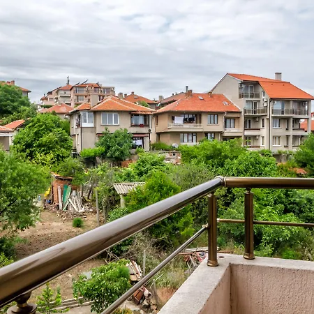 Dom Mladenovi Sozopol