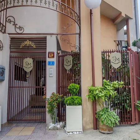 Guest house Dom Mladenovi