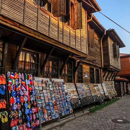 Dom Mladenovi Sozopol