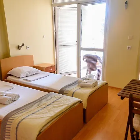 Dom Mladenovi Guest house