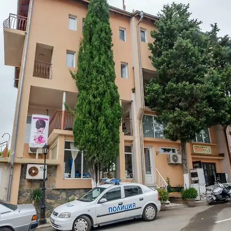 Dom Mladenovi Penzion