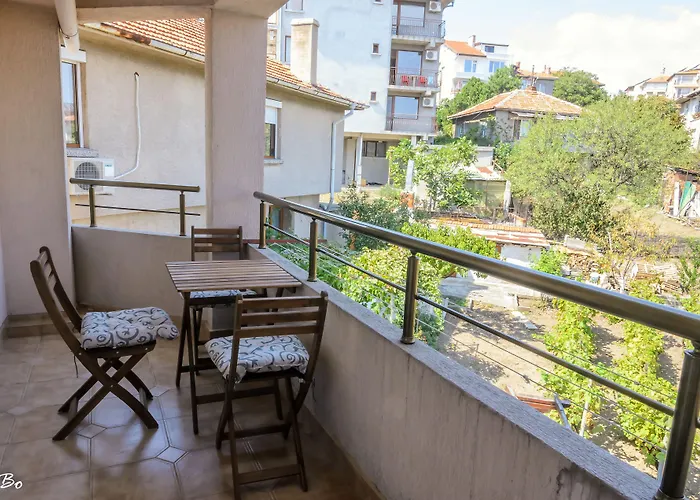 Dom Mladenovi Konukevi Süzebolu