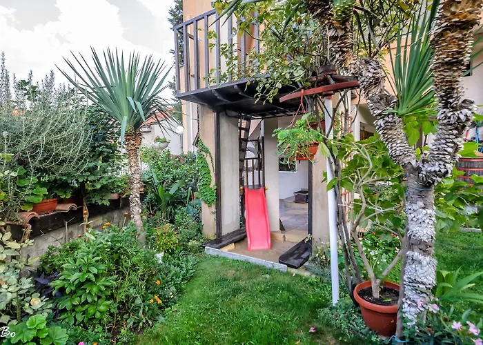 Dom Mladenovi Süzebolu