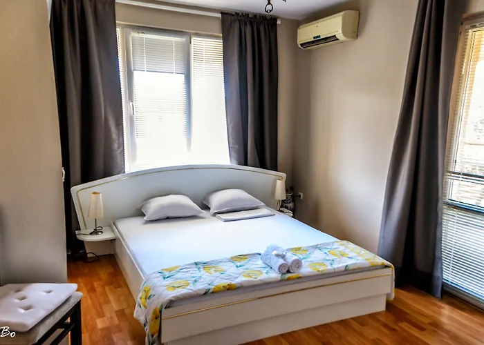 Konukevi Dom Mladenovi 3*