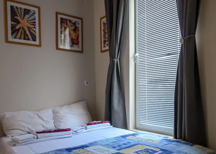 Konukevi Dom Mladenovi