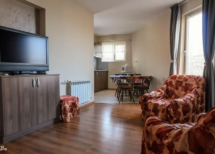 Dom Mladenovi Süzebolu