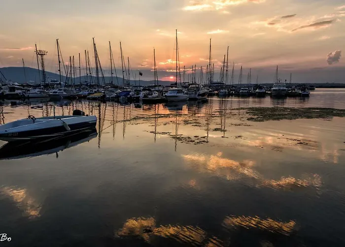 Dom Mladenovi Konukevi Süzebolu