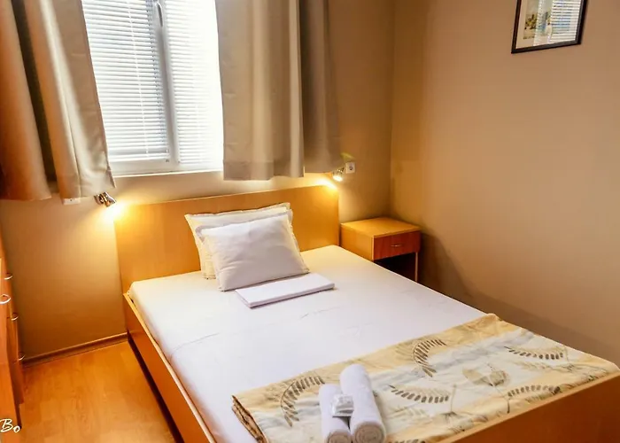 Dom Mladenovi 3* Süzebolu